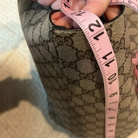 Extra large Gucci gg reversible tote - EUC - Picture 10 of 16